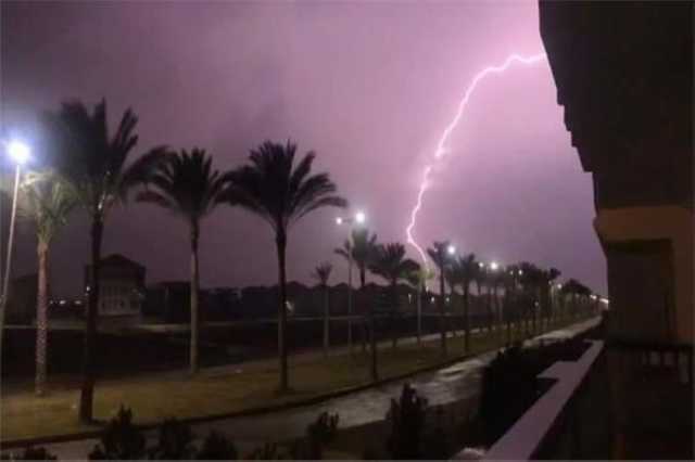 حالة الطقس.. أمطار رعدية متوسطة إلى غزيرة على أجزاء من 5 مناطق