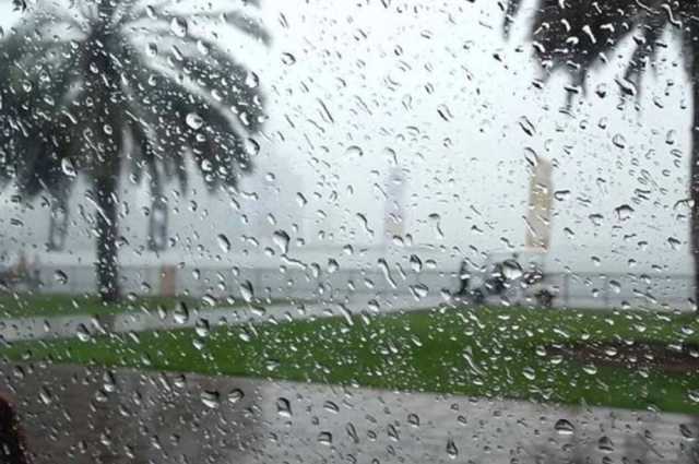 تبدأ 12 ظهرًا.. أمطار غزيرة على أجزاء من عسير وجازان