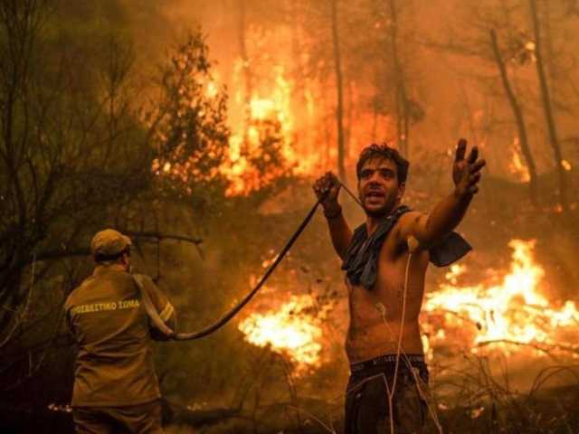مقتل 11 عاملًا خلال مكافحتهم حريق غابات في تركيا