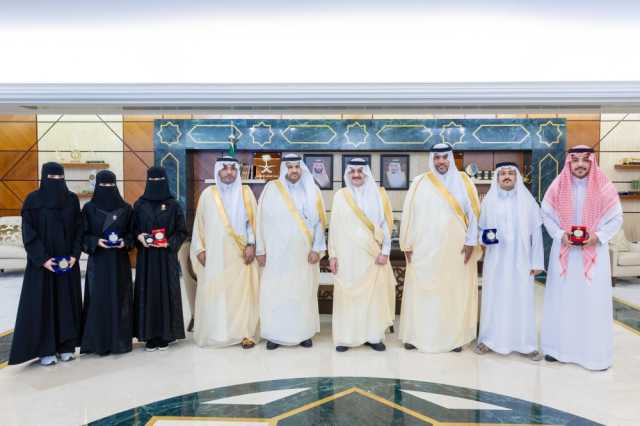أمير الشرقية يستقبل رئيس جامعة حفر الباطن وعددًا من الطلبة الحاصلين على جوائز دولية