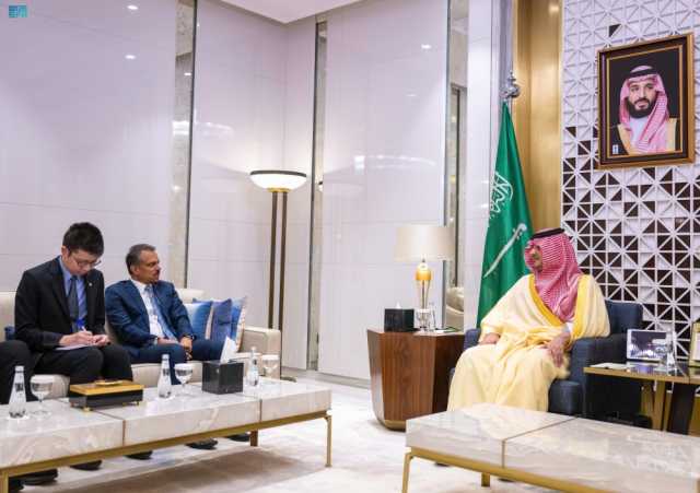 وزير الداخلية يبحث الموضوعات المشتركة مع سفير سنغافورة لدى المملكة