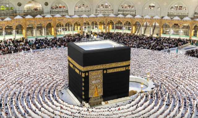 'اليوم' ترصد مواعيد أئمة الحرم المكي في رمضان 1446هـ 