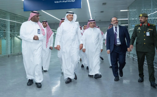 وزير النقل يوجه بتكثيف الجهود لتسهيل حركة الزوار والمسافرين