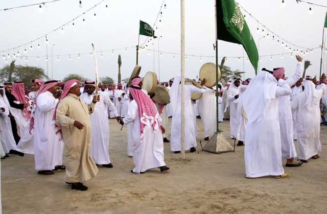استعداد مبكر وتجمعات أسرية.. عادات العيد في المملكة ودول الخليج
