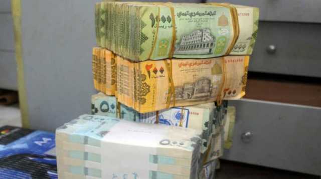 أسعار صرف العملات تسجل انهيار غير مسبوق للريال اليمني مساء اليوم في عدن