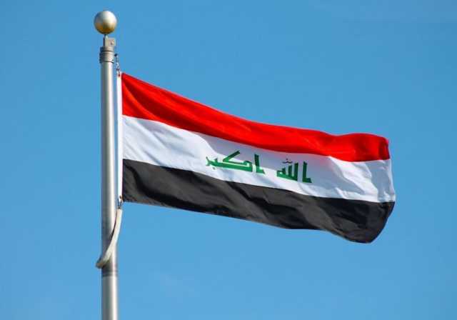 الحكومة العراقية تدين الضربات الأمريكية وتعدها “انتهاكاً للسيادة”.. وكتائب حزب الله تتوعد بالرد