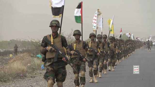 قوات صنعاء تنفذ مسيراً راجلاً لمسافة 180 كلم رفعاً للجاهزية القتالية وتضامناً مع الشعب الفلسطيني (فيديو)