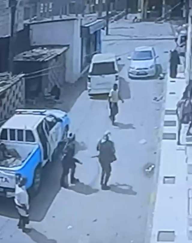 الانتقالي يخطف مدير مدرسة في عدن لابتزازه بسوقه التجاري
