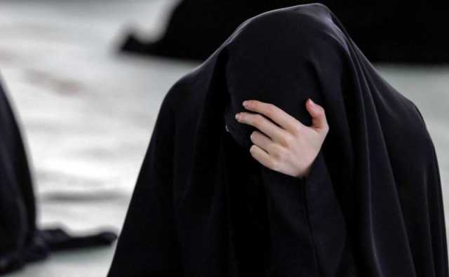 ما حكم تزويج الفتاة من شخص أكبر منها سنًا دون موافقتها؟ داعية يصدم الجميع بهذه الإجابة (فيديو)