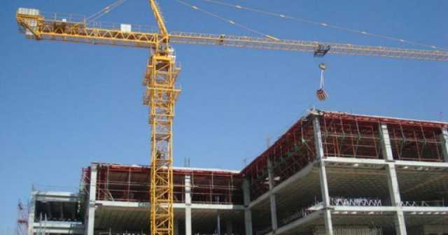 مصرع عامل يمني عقب سقوطه من سطح منزل قيد الإنشاء