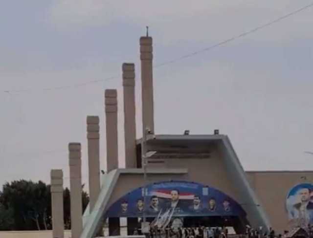 فيديو من وسط ميدان السبعين بصنعاء يؤكد تصاعد الأصوات الحرة الرافضة لمليشيات الحوثي التابعة لإيران