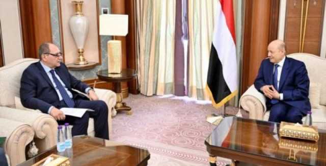 رسميا.. العليمي يتلقى إحاطة مصرية بالتسهيلات الممنوحة للمقيمين والوافدين اليمنيين