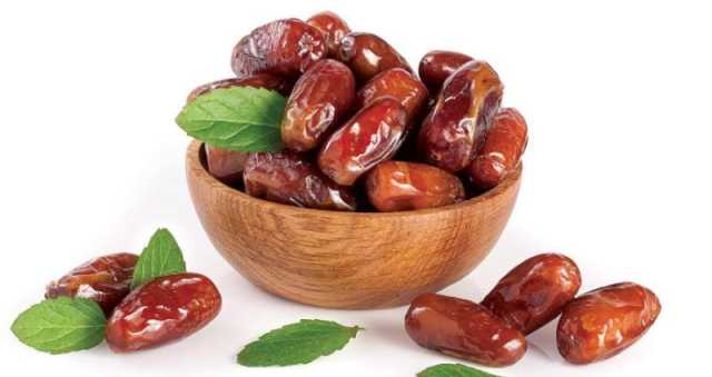 فوائد التمر-ماذا يحدث للجسم بعد تناول التمر يوميا؟