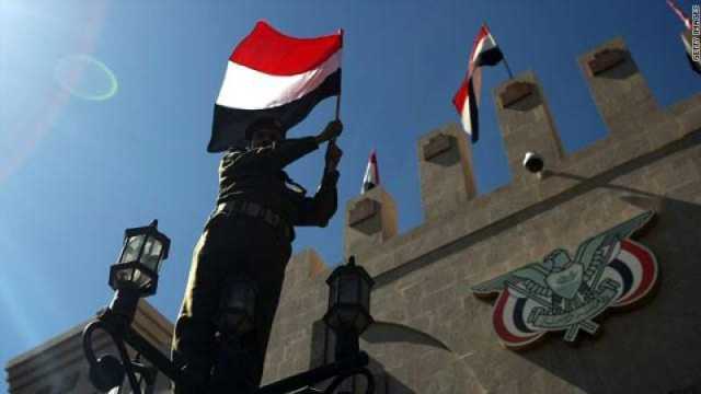 باحث سياسي يحذر من سيناريو خطير للأزمة اليمنية ومنح الحوثي نصيب الأسد في ظل انشغال العالم بغزة