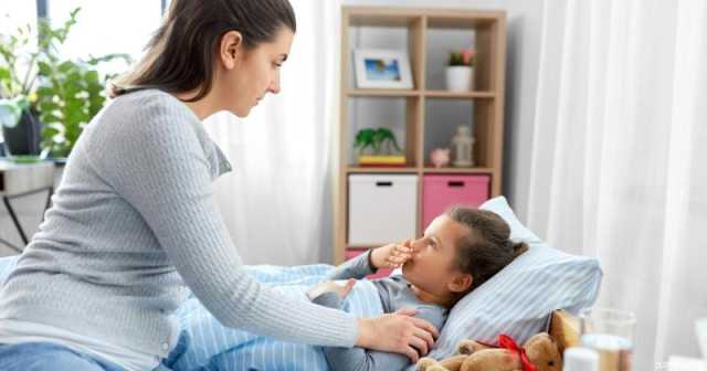 علاج الكحة عند الأطفال وقت النوم.. تناول المشروبات الدافئة بدون سكر