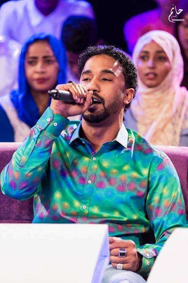 شاهد بالصورة.. الفنان السوداني الشهير أحمد الصادق يتسوق داخل سوبر ماركت بالقاهرة دون أن يتعرف عليه أحد وصفحات تابعة للدعم السريع تنشر اللقطة وتسخر منه: (دنيا زايلي ونعيمكي زايل)