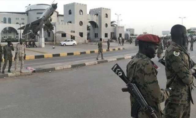 صور الحريق والدمار الذي لحق بمبنى وزارة العدل بالخرطوم وفيديو تصاعد الدخان في القيادة العامة