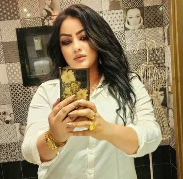شاهد بالفيديو.. الفنانة أفراح عصام تبهر متابعيها بإطلالة جديدة تغني من خلالها (يا غريب عن ديارك مصيرك تعود) والجمهور يشبهها بالممثلة المصرية سمية الخشاب