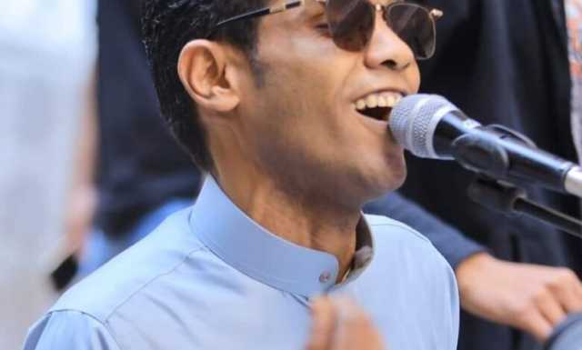 شاهد بالفيديو.. فنان مصري يردد رائعة الفنان السوداني الراحل مصطفى سيد أحمد (الحزن النبيل) خلال حفل في مصر ويحظى باعجاب المتابعين