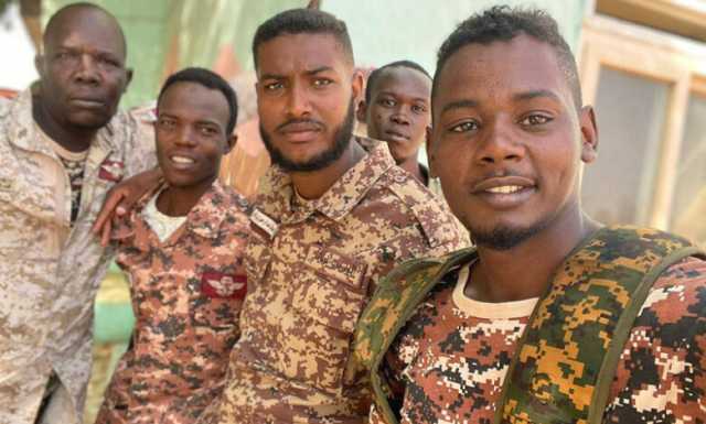 شاهد بالفيديو أحمد الشاكر يستضيف أحد الأبطال: “الجغم في المدرعات زي الجغم، والشغل الجاي شغل عفن عديل!!