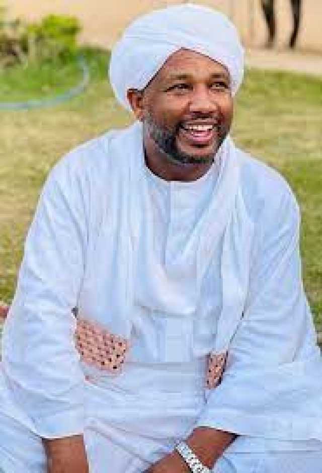 شاهد بالفيديو .. الفنان صلاح ولي يعلن توبته عن الغناء على يد شيخ الزين