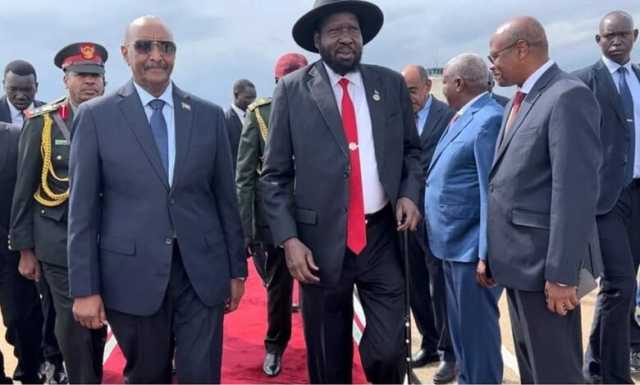 شاهد بالصور والفيديو.. رئيس مجلس السيادة يعود إلى البلاد من جنوب السودان