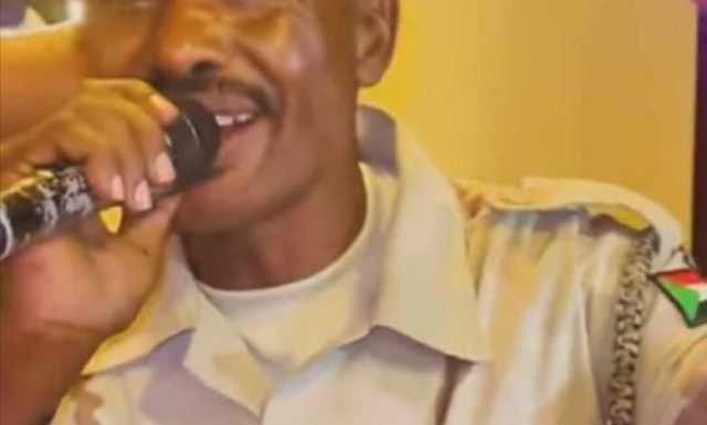 شاهد بالفيديو.. أفراد بالدعم السريع يقيمون حفل داخل إحدى المنازل الفخمة بالخرطوم على أنغام فنان “الدعامة” الشهير وساخرون: (انتو في حرب ولا في ليالي البروف كدي أطلعوا من بيوت الناس وفهمونا)