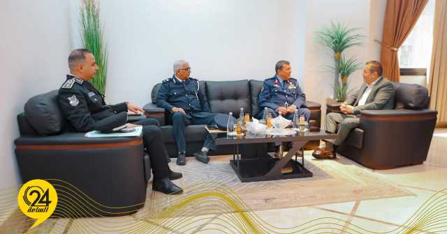 وزير الداخلية بالحكومة الليبية يبحث سبل تطوير إدارة طيران الشرطة وتأهيل الضباط الجدد