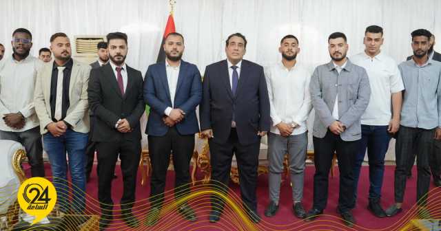 وفد اتحاد طلاب ليبيا يزور المنفي للاطمئنان على صحته بعد رحلة العلاج