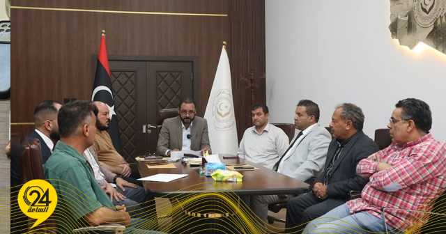 عبدالجليل يحتفي ببلدية تندميرة كمدينة خالية من التدخين