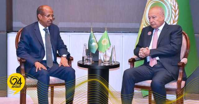 أبو الغيط يبحث التطورات الأخيرة في طرابلس مع رئيس الاتحاد الأفريقي  