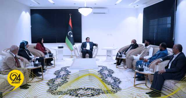 المنفي يلتقي وفداً من الهيئة التأسيسية لصياغة الدستور
