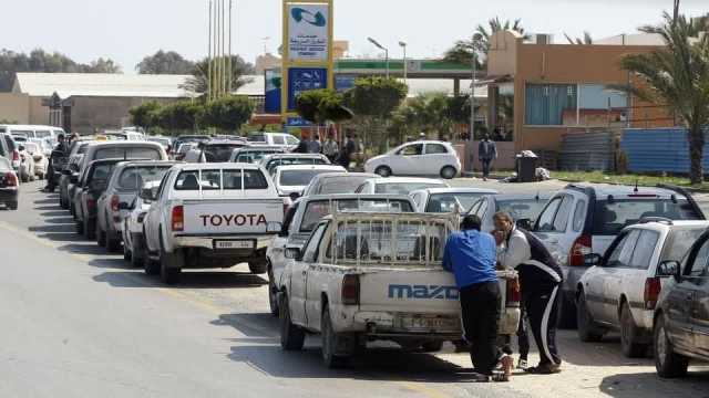 حكومة الدبيبة تؤكد توافر البنزين بكميّات كافية