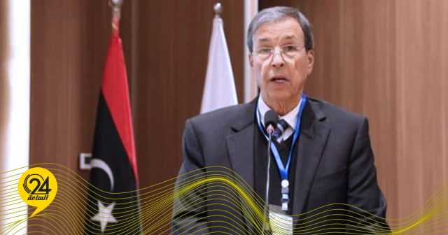 خبير اقتصادي: تخفيض قيمة الدينار ليس حلًا لمشكلة عجز الميزانية