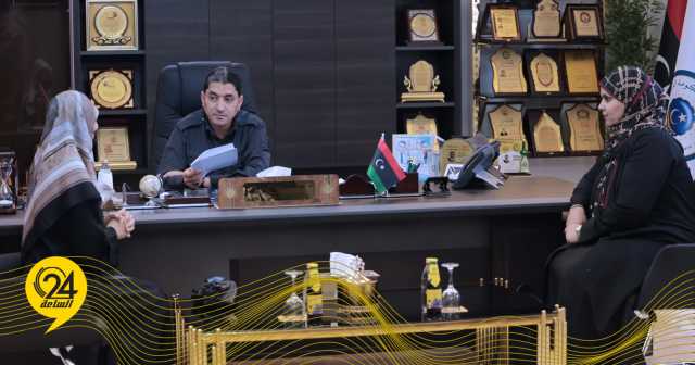 أرحومة يطلع على احتياجات التدريب والتأهيل بمراقبة التعليم في سرت
