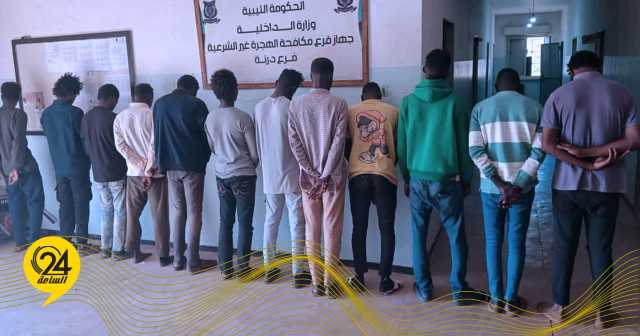 ضبط 12 مهاجرًا غير شرعي من السودان وتشاد في درنة