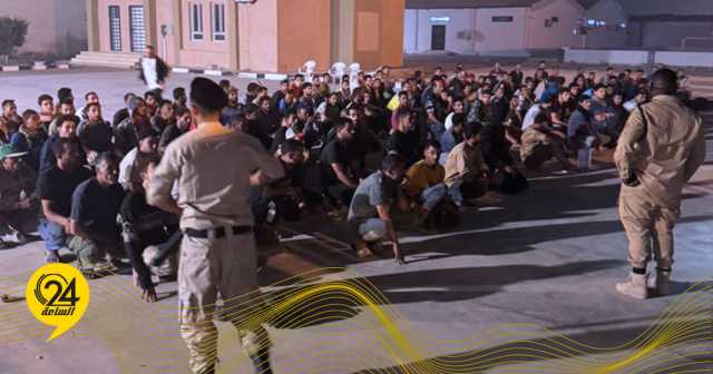 ترحيل 145 مهاجرًا من بنغازي إلى طبرق تمهيدًا لإعادتهم عبر منفذ أمساعد