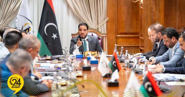 قادربوه يتابع إجراءات توريد الأدوية وأسباب تدني خدمات قطاع الصحة