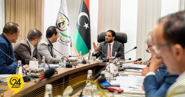 قادربوه يناقش تّحديّات تنفيذ مشاريع البنية التحتية بقطاعات النقل والإسكان والمرافق