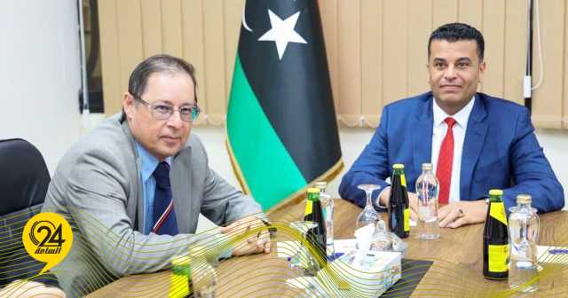 رئيس لجنة الرقابة بالبرلمان يبحث مع السفير الروسي آخر المستجدات السياسبة بالبلاد