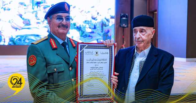 المشير حفتر يُشيد بجودة تنفيذ المجمع الإداري بدرنة ويؤكد أهمية تطوير القطاعات الخدمية