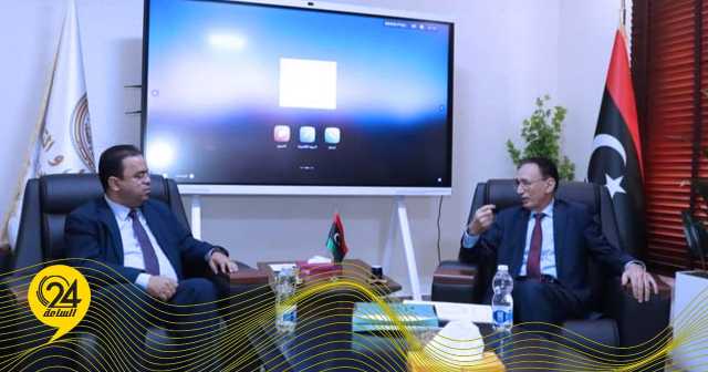 الحويج والعابد يتابعان تطبيق قرار حظر مزاولة كافة الأنشطة التجارية على غير الليبيين