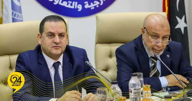 الحويج يعقد اجتماعاً موسعاً لبحث إشكاليات المدارس الأجنبية ومدارس الجاليات