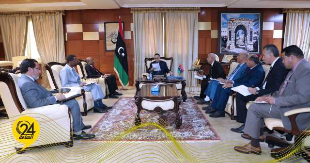 “الحويج” يبحث مع السفير الأثيوبي التعاون في مجالات التجارة والاستثمار بين البلدين