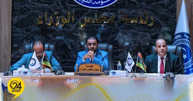 حماد يبحث مع “وفد أعيان الطوارق” احتياجات بلديات الجنوب