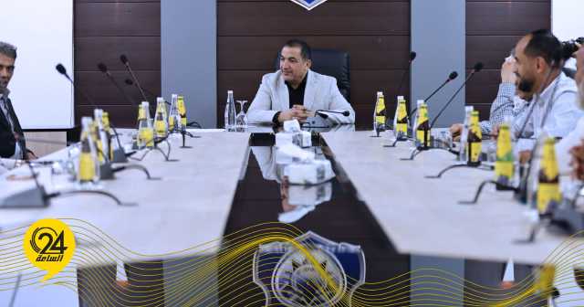 أبوزريبة يناقش سبل الحد من الهجرة غير الشرعية والمخدرات ببلدية الساحل