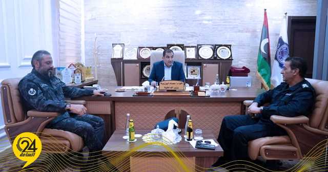 أبوزريبة يناقش الخطة الأمنية لاستتباب الأمن في بنغازي