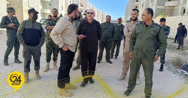 «أبوغريس» يشرف على توزيع صكوك جبر الضرر لسكان العمارات الصينية