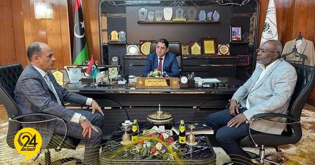 وزير العمل يتابع الخطة التدريبية للباحثين عن العمل في جميع التخصصات