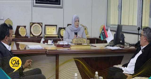 “شؤون الدبيبة” تبحث ملف أحوال أطفال التوحد في درنة